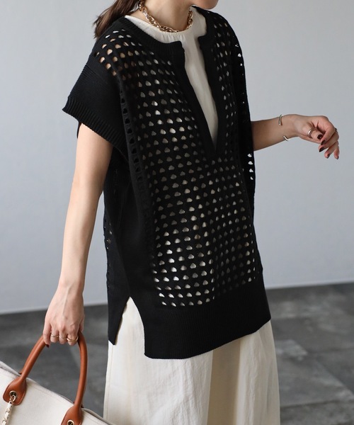 ap retro(アプレトロ)の「ディープVネック 透かしニット ベスト(ベスト・レディース・ブラック/グレー/アイボリー/ネイビー・FREE)」の19枚目の写真