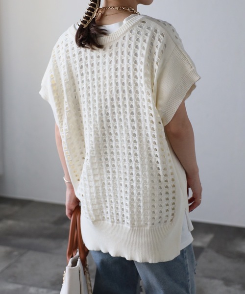 ap retro(アプレトロ)の「ディープVネック 透かしニット ベスト(ベスト・レディース・ブラック/グレー/アイボリー/ネイビー・FREE)」の18枚目の写真