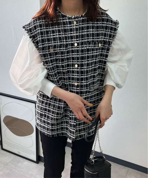 Isn't She?(イズントシー)の「金ボタンツイードジレベスト(ベスト・レディース・ブラック/アイボリー・FREE)」の17枚目の写真