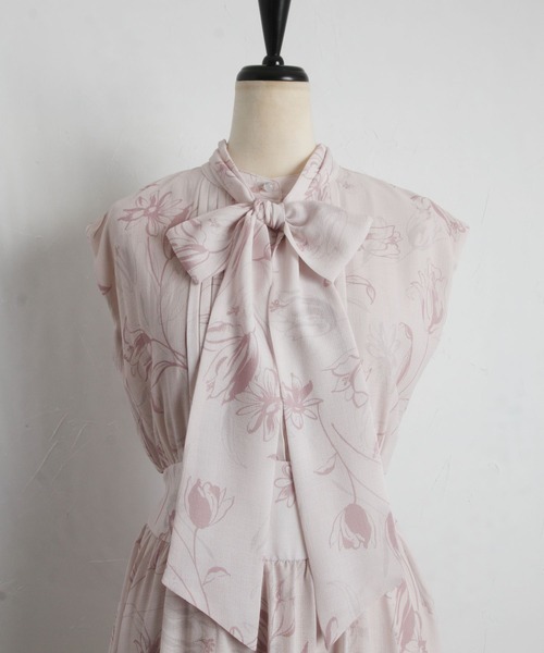 tocco closet（トッコ　クローゼット）の「２ＷＡＹボウタイリボン付きウエストりぼんフラワープリントシアーワンピース（ワンピース・レディース・ホワイト/サックスブルー/ピンク・M）」の21枚目の写真