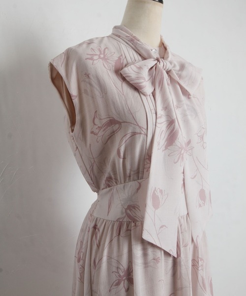 tocco closet（トッコ　クローゼット）の「２ＷＡＹボウタイリボン付きウエストりぼんフラワープリントシアーワンピース（ワンピース・レディース・ホワイト/サックスブルー/ピンク・M）」の15枚目の写真