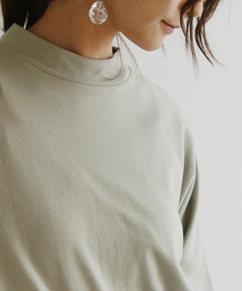 and it_(アンドイット)の「ハイネック5分袖コットンスムースカットソー(Tシャツ/カットソー・レディース・アイボリー/グレイッシュベージュ/ブラック・M-L)」の14枚目の写真