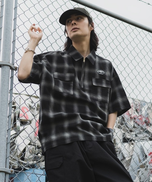 kutir(クティール)の「ワッペン付きアソート半袖チェックハーフジップ(Tシャツ/カットソー・メンズ・ブラック/グレー・MEDIUM/LARGE)」の5枚目の写真