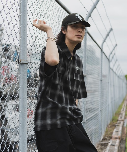 kutir(クティール)の「ワッペン付きアソート半袖チェックハーフジップ(Tシャツ/カットソー・メンズ・ブラック/グレー・MEDIUM/LARGE)」の6枚目の写真