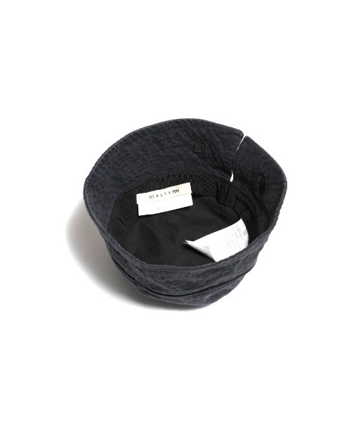 1017 ALYX 9SM(アリクス)の「BUCKET HAT W/ BUCKLE(ハット・メンズ・ブラック・ONE SIZE)」の4枚目の写真