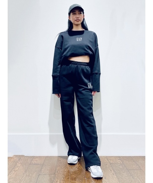 GAP ロゴ スウェット セットアップ 新品 未使用 大人気】クロップドGapロゴスウェットセットアップの