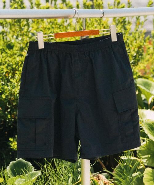 ITEMS URBANRESEARCH(アイテムズ アーバンリサーチ)の「カラーナイロン カーゴショートパンツ(カーゴパンツ・メンズ・パープル/ブルー/ブラック・LARGE/MEDIUM)」の15枚目の写真