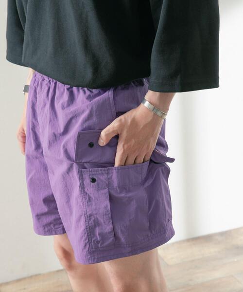 ITEMS URBANRESEARCH(アイテムズ アーバンリサーチ)の「カラーナイロン カーゴショートパンツ(カーゴパンツ・メンズ・パープル/ブルー/ブラック・LARGE/MEDIUM)」の10枚目の写真