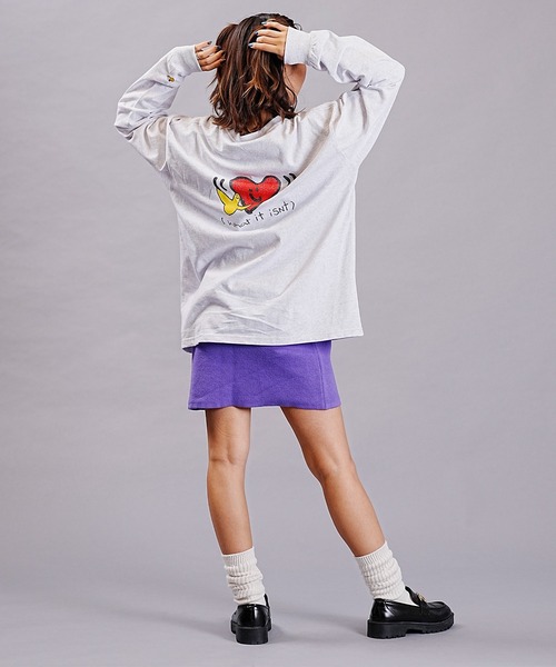 （What it isNt）ART BY MARKGONZALES（ワットイットイズント）の「(What it isNt)ART BY MARKGONZALES/ワット イット イズント マークゴンザレス オーバーサイズロンT ロゴロンT バックロゴ ピグメントT DESI 2H7-63394（Tシャツ/カットソー・レディース・ブラック/チャコールグレー/ライトグレー・L/M）」の9枚目の写真