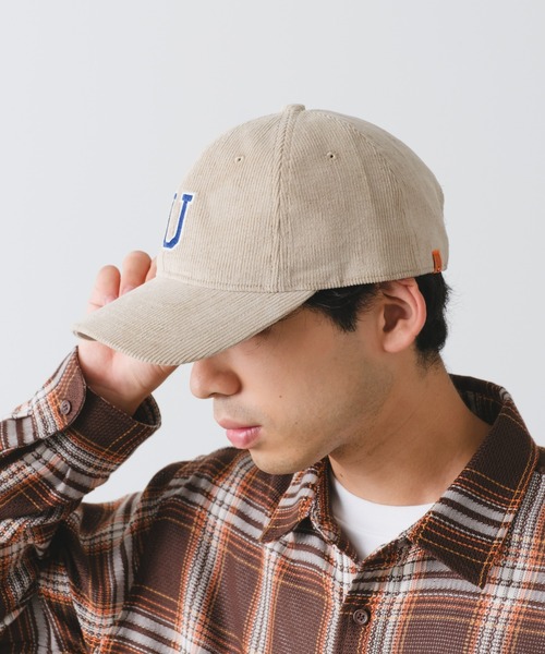 UNIVERSAL OVERALL（ユニバーサルオーバーオール）の「【UNIVERSAL OVERALL】別注コーデュロイロゴキャップ（キャップ・メンズ・アイボリー/サックスブルー/ピンク/ブラック・ONE SIZE）」の5枚目の写真