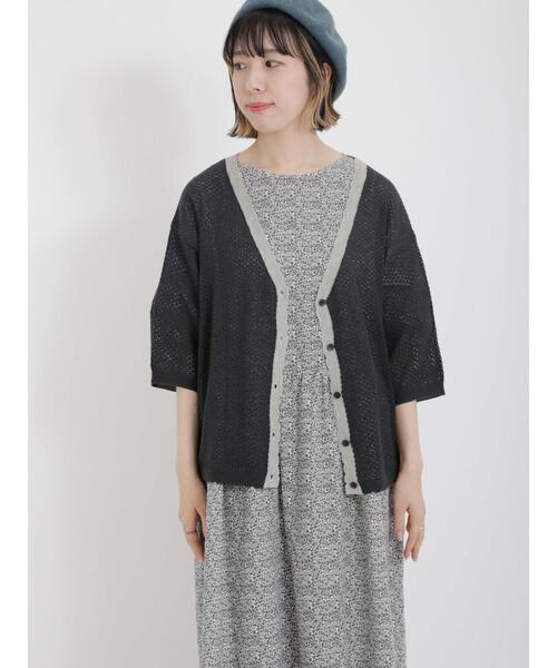 Samansa Mos2（サマンサ モスモス）の「バイカラースカラップVネックカーディガン（カーディガン/ボレロ・レディース・キナリ/モカ/チャコールグレー/ベージュ・F）」の10枚目の写真