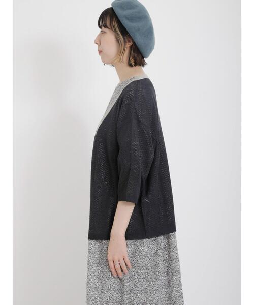 Samansa Mos2（サマンサ モスモス）の「バイカラースカラップVネックカーディガン（カーディガン/ボレロ・レディース・キナリ/モカ/チャコールグレー/ベージュ・F）」の11枚目の写真