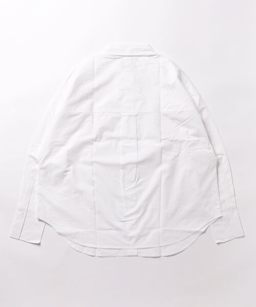 BENETTON (UNITED COLORS OF BENETTON)（ベネトンユナイテッドカラーズオブベネトン）の「ロゴ刺繍入りロングカフス長袖シャツ・ブラウス（シャツ/ブラウス・レディース・ホワイト・SMALL/XX-SMALL/X-SMALL/MEDIUM）」の2枚目の写真