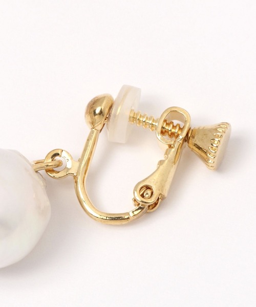 LEPSIM（レプシィム）の「【jours heureux】淡水パールイヤリング　979716（イヤリング・レディース・ゴールド・ONE SIZE）」の4枚目の写真