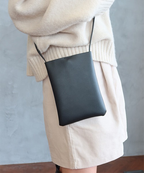 CREDONA(クレドナ)の「スクエアミニショルダーbag(ショルダーバッグ・レディース・ブラック/ベージュ・FREE)」の10枚目の写真
