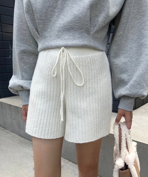 one after another NICE CLAUP(ワンアフターアナザーナイスクラップ)の「リブニットショートパンツ(その他パンツ・レディース・イエロー/オフホワイト/グレー・FREE)」の19枚目の写真