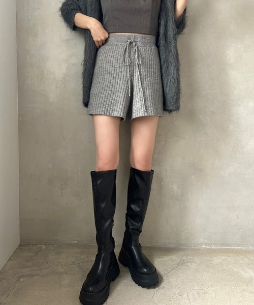 one after another NICE CLAUP(ワンアフターアナザーナイスクラップ)の「リブニットショートパンツ(その他パンツ・レディース・イエロー/オフホワイト/グレー・FREE)」の6枚目の写真