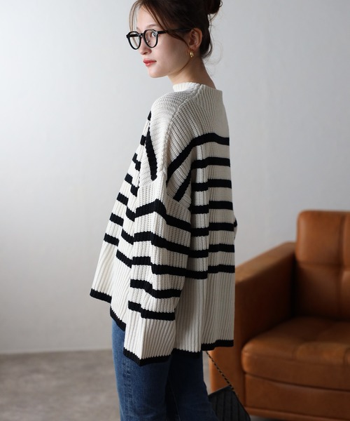 TRIANGLE PALETTE（トライアングルパレット）の「ボーダーハイネックニット（ニット/セーター・レディース・ホワイト×ネイビー/ホワイト×ブラック/ブラック×ホワイト/ベージュ/グリーン・FREE）」の7枚目の写真
