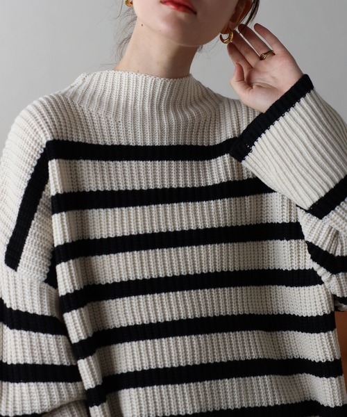 TRIANGLE PALETTE（トライアングルパレット）の「ボーダーハイネックニット（ニット/セーター・レディース・ホワイト×ネイビー/ホワイト×ブラック/ブラック×ホワイト/ベージュ/グリーン・FREE）」の13枚目の写真