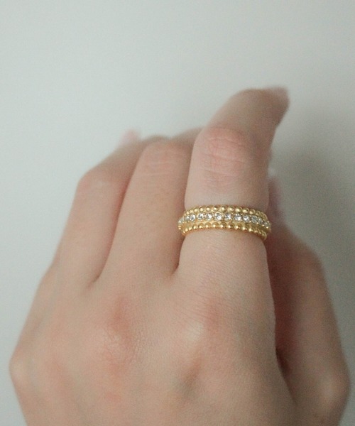 ebine（エビネ）の「金属アレルギー対応/Tsubu Zircon Eternity Ring / サージカルステンレス/リング（リング・レディース・ゴールド・16号/13号/11号）」の3枚目の写真