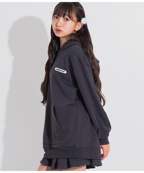 ANAP GｉRL（アナップガール）の「R+SBIGスウェットフード付きトップス（パーカー・キッズ・ベージュ/スミクロ・XS/S/M）」の4枚目の写真