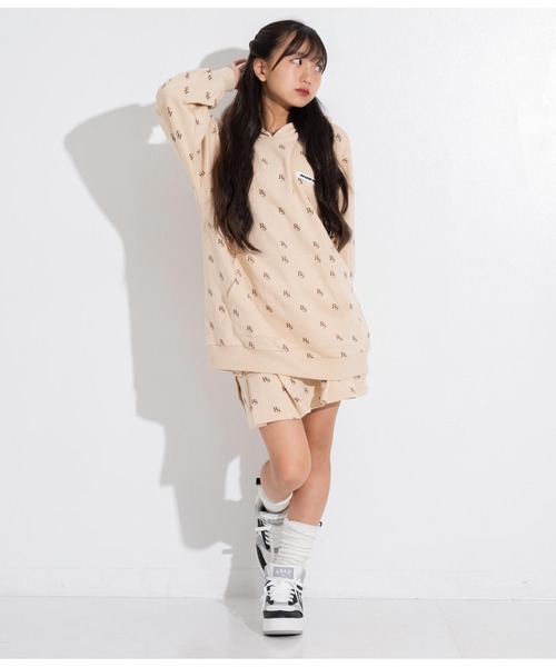 ANAP GｉRL（アナップガール）の「R+SBIGスウェットフード付きトップス（パーカー・キッズ・ベージュ/スミクロ・XS/S/M）」の12枚目の写真