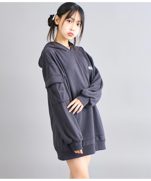 ANAP GｉRL（アナップガール）の「R+SBIGスウェットフード付きトップス（パーカー・キッズ・ベージュ/スミクロ・XS/S/M）」の21枚目の写真