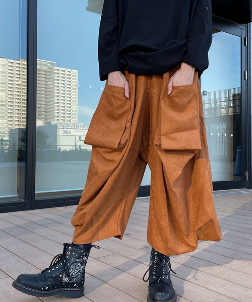 rovtski（ロフトスキー）の「フェイクスエード変形パンツ（その他パンツ・レディース・ブラック/レッド/テラコッタ/グリーン・FREE）」の3枚目の写真