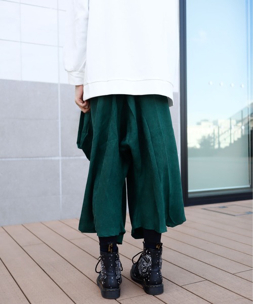 rovtski（ロフトスキー）の「フェイクスエード変形パンツ（その他パンツ・レディース・ブラック/レッド/テラコッタ/グリーン・FREE）」の13枚目の写真
