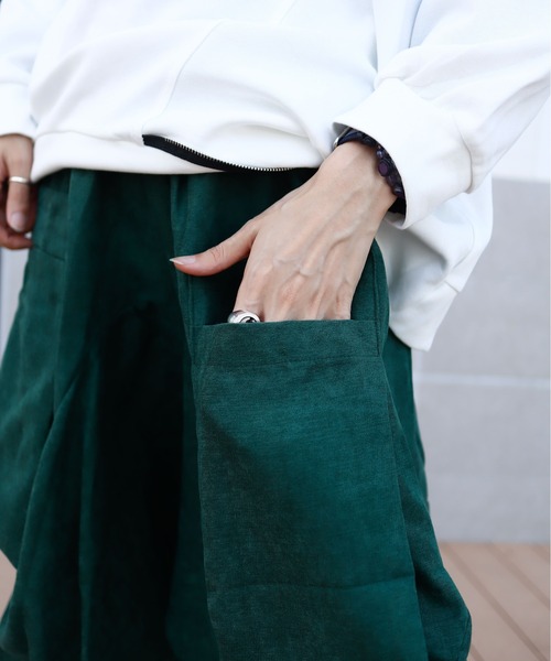 rovtski（ロフトスキー）の「フェイクスエード変形パンツ（その他パンツ・レディース・ブラック/レッド/テラコッタ/グリーン・FREE）」の15枚目の写真
