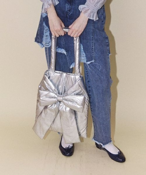 Candy Stripper（キャンディストリッパー）の「METALLIC RIBBON TOTE バッグ（トートバッグ・レディース・シルバー/ブラック・FREE）」の2枚目の写真