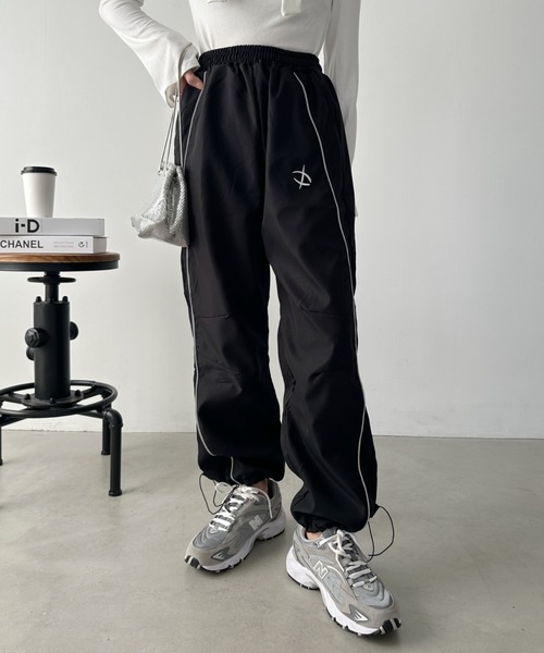 CLEA(クレア)の「ライントラックジョガーパンツ(その他パンツ・レディース・レッド/ブラック/カーキ・M)」の17枚目の写真