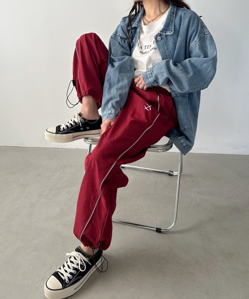 CLEA(クレア)の「ライントラックジョガーパンツ(その他パンツ・レディース・レッド/ブラック/カーキ・M)」の14枚目の写真