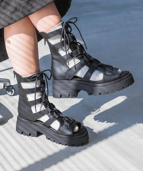 PAGEBOY(ページボーイ)の「レースアップブーツサンダル(サンダル・レディース・ブラック/ブロンズ・LARGE/MEDIUM)」の21枚目の写真