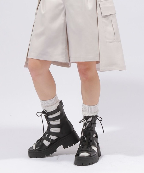 PAGEBOY(ページボーイ)の「レースアップブーツサンダル(サンダル・レディース・ブラック/ブロンズ・LARGE/MEDIUM)」の22枚目の写真