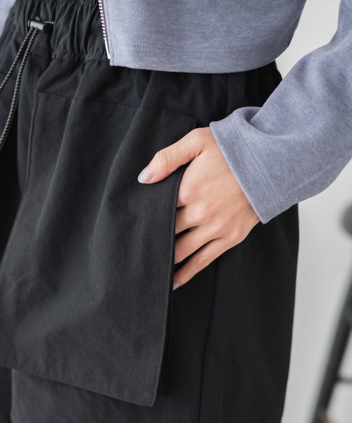 WEGO（ウィゴー）の「WEGO/2WAYパラシュートパンツ（カーゴパンツ・レディース・ブラック/ダークグレー・FREE）」の20枚目の写真