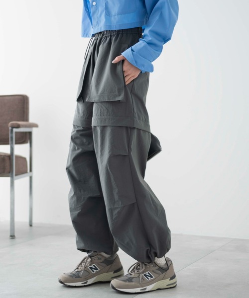 WEGO（ウィゴー）の「WEGO/2WAYパラシュートパンツ（カーゴパンツ・レディース・ブラック/ダークグレー・FREE）」の4枚目の写真