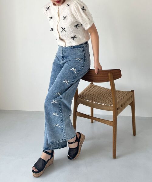 MAJESTIC LEGON(マジェスティックレゴン)の「【WEB限定Lサイズあり】リボンビジューデニムパンツ(デニムパンツ・レディース・サックスブルー/ピンク/グレー/ブルー系その他3/グレー系その他・SMALL/MEDIUM/LARGE)」の3枚目の写真