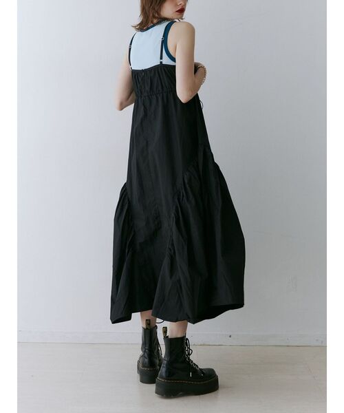 jouetie(ジュエティ)の「ギャザーロングキャミワンピース(ワンピース・レディース・レッド/ブラック/ブルー・MEDIUM)」の6枚目の写真