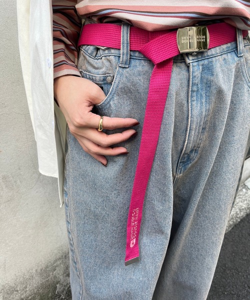 DOUBLE NAME(ダブルネーム)の「バックルロゴガチャベルト/ユニセックス(ベルト・レディース・パープル/ピンク/オフホワイト/ブラック/イエロー・FREE)」の14枚目の写真