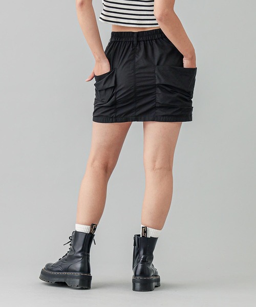 X-girl（エックスガール）の「LOOSE POCKET MINI SKIRT（スカート・レディース・ブラック/ベージュ・S/M）」の5枚目の写真