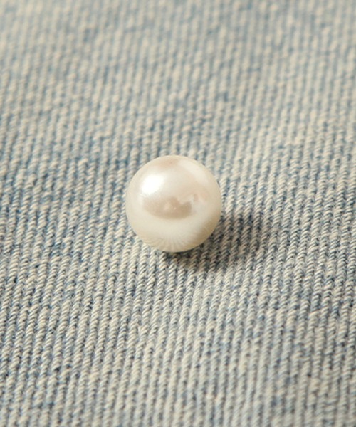 Julia Boutique（ジュリアブティック）の「パール付きハイウエストデニムパンツ/24100（デニムパンツ・レディース・ライトブルー・S/M/L）」の13枚目の写真