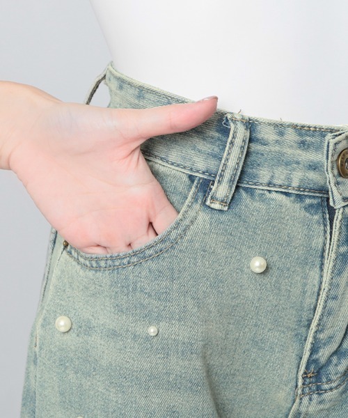 Julia Boutique（ジュリアブティック）の「パール付きハイウエストデニムパンツ/24100（デニムパンツ・レディース・ライトブルー・S/M/L）」の8枚目の写真