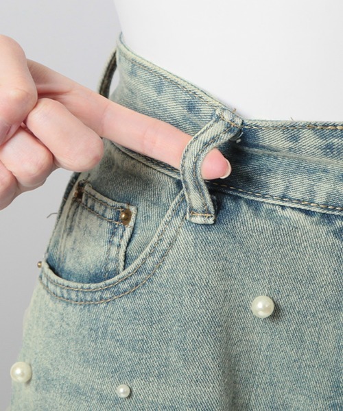 Julia Boutique（ジュリアブティック）の「パール付きハイウエストデニムパンツ/24100（デニムパンツ・レディース・ライトブルー・S/M/L）」の16枚目の写真