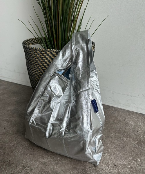 DouDou(ドゥドゥ)の「【BAGGU/バグゥ】24SS BABY BAGGU メタリック(エコバッグ/サブバッグ・レディース・ゴールド/シルバー・FREE)」の1枚目の写真