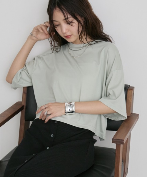 Aunt Marie's(アントマリーズ)の「【接触冷感】クロップドショートスリーブTシャツ(Tシャツ/カットソー・レディース・ホワイト/ネイビー/ピンク/ライトブルー/ブラック/ブラウン/グリーン・FREE)」の21枚目の写真