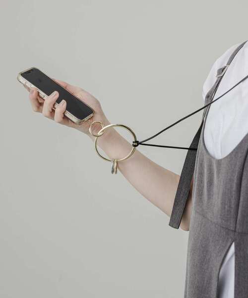 SMELLY（スメリー）の「マルチスマホショルダー（スマホグッズ・レディース・ゴールド系その他/シルバー系その他・-）」の6枚目の写真