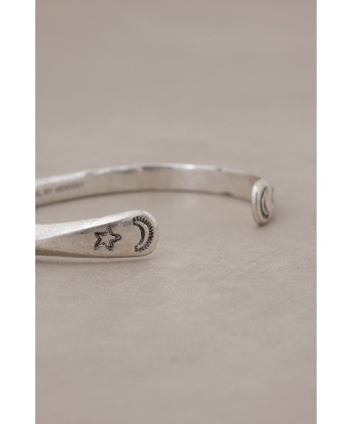 AZUL by moussy（アズールバイマウジー）の「ネイティブバングル（ネックレス・メンズ・ゴールド/シルバー・FREE）」の11枚目の写真