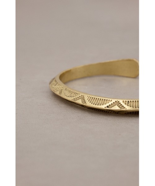 AZUL by moussy（アズールバイマウジー）の「ネイティブバングル（ネックレス・メンズ・ゴールド/シルバー・FREE）」の8枚目の写真