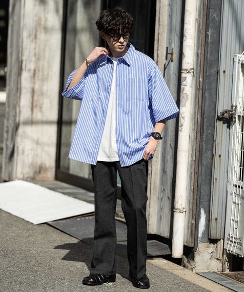 Rocky Monroe（ロッキーモンロー）の「オーバーサイズ 無地/チェック柄/ストライプ柄レギュラーカラー半袖シャツ（シャツ/ブラウス・メンズ・ホワイト×ブラック/ライトブラック/ダークブルー/ホワイト/ブラック/サックスブルー/ブルー/ホワイト×ブルー・L/M/XL）」の15枚目の写真